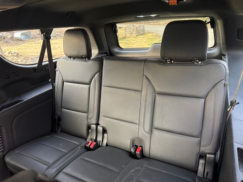 Used 2021 Chevrolet Suburban Z71 image 13