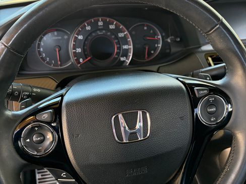 Used 2016 Honda Accord Sport image 32