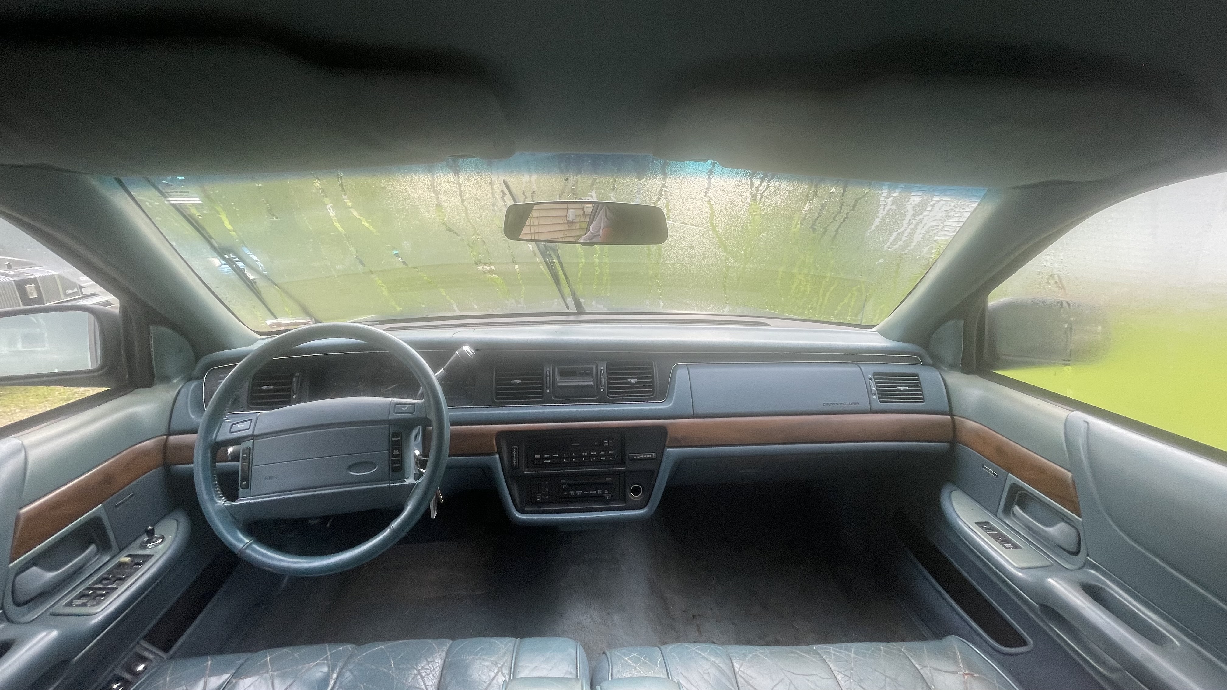 Used 1993 Ford Crown Victoria LX RWD image 8