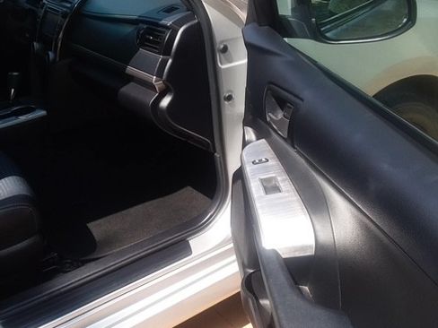 Used 2013 Toyota Camry SE image 13