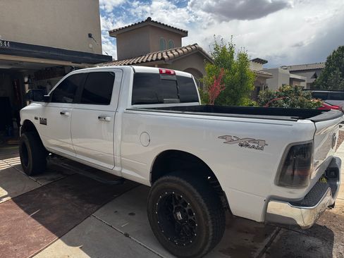 Used 2015 RAM 2500 SLT AWD/4WD image 5