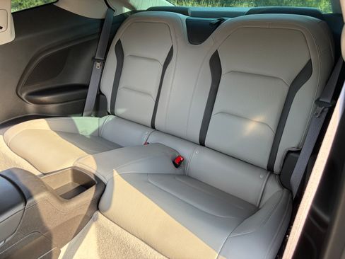 Used 2016 Chevrolet Camaro LT RWD image 9