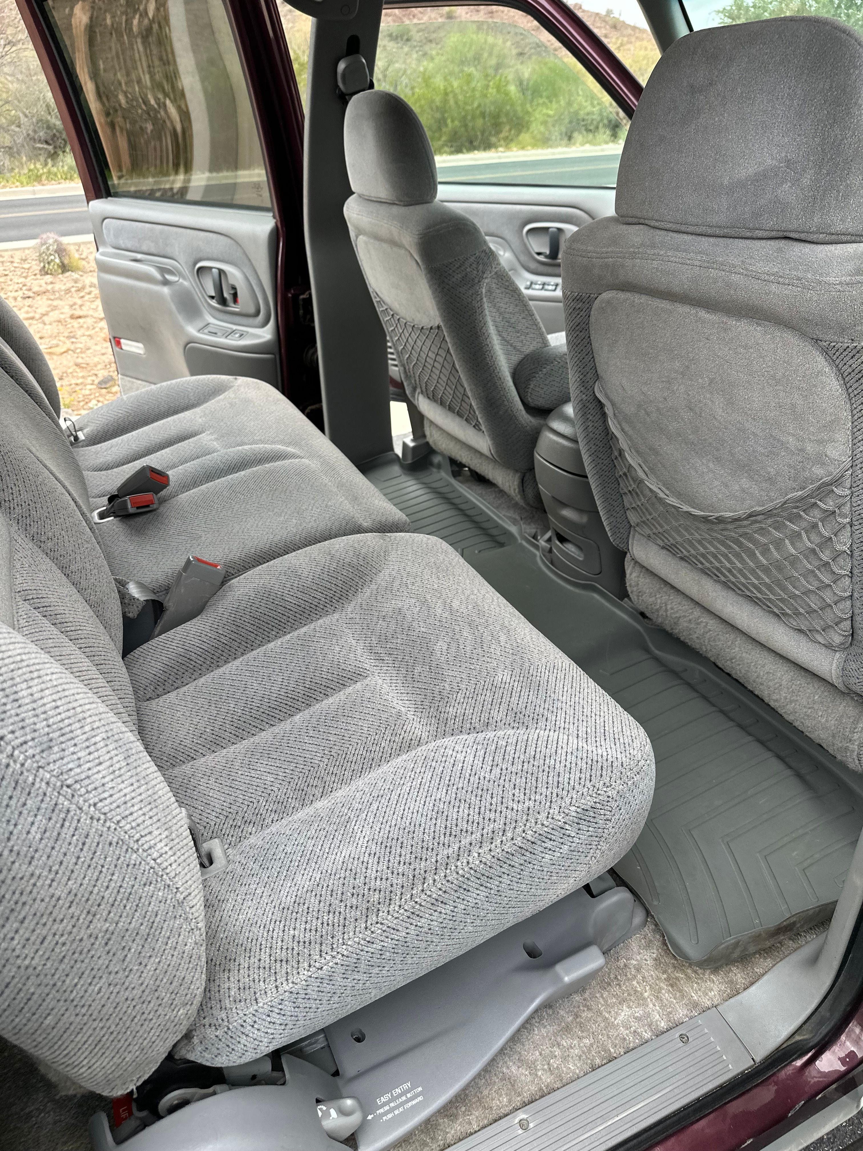 Used 1997 Chevrolet Suburban 4WD w/ Preferred Equipment Group 2 image 10