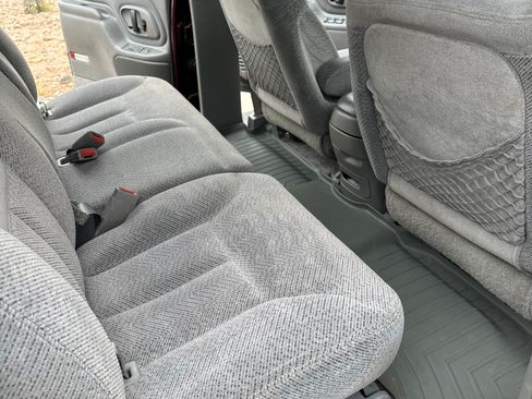 Used 1997 Chevrolet Suburban 4WD w/ Preferred Equipment Group 2 image 10