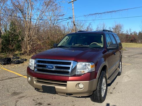 Used 2012 Ford Expedition XLT image 5