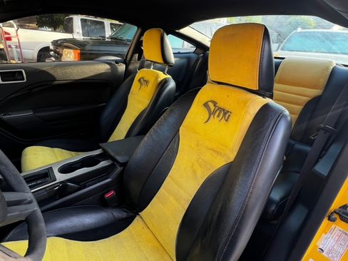 Used 2005 Ford Mustang Coupe RWD image 4
