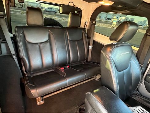 Used 2015 Jeep Wrangler Rubicon image 15