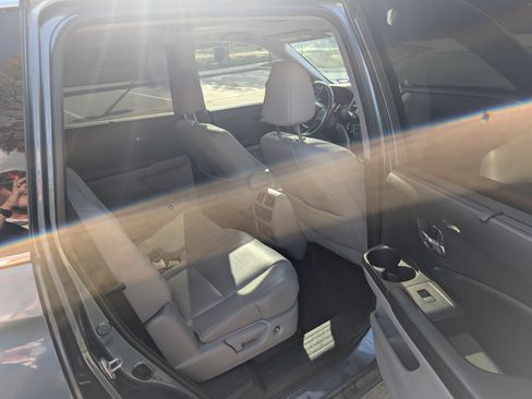 Used 2017 Honda Pilot Touring image 8