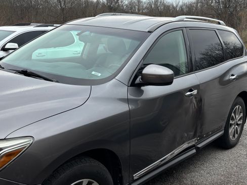 Used 2015 Nissan Pathfinder SL w/ Cargo Package image 4