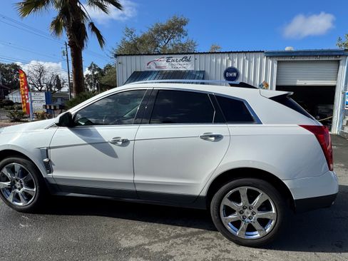 Used 2010 Cadillac SRX Premium image 8