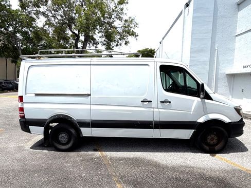 Used 2016 Mercedes-Benz Sprinter 2500 image 4