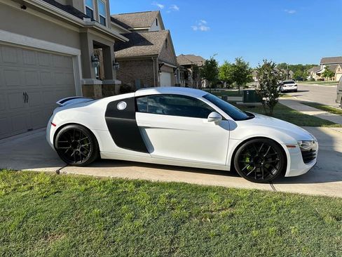 Used 2011 Audi R8 V8 image 1