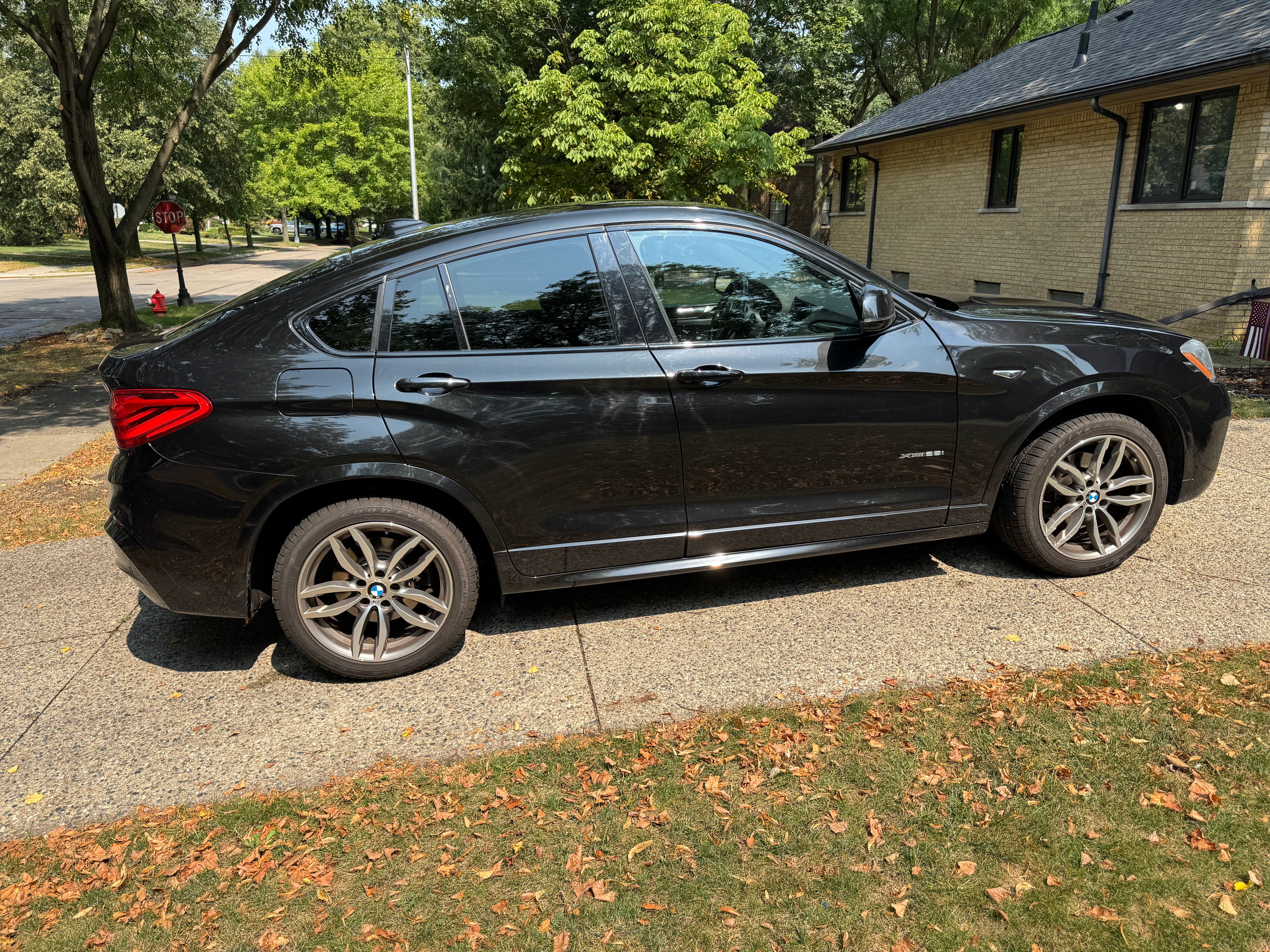 Used 2017 BMW X4 xDrive28i AWD/4WD image 2