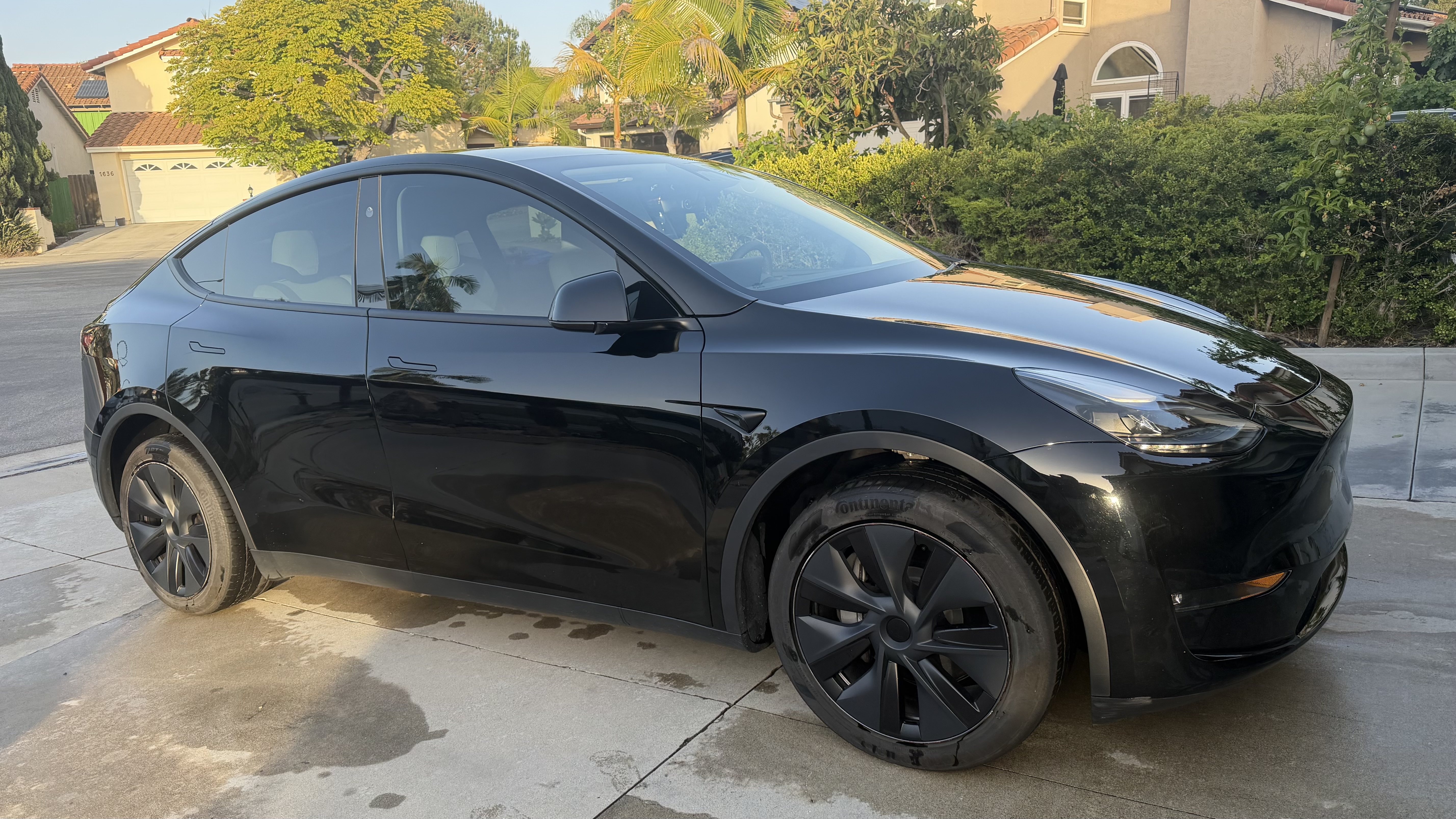 Used 2024 Tesla Model Y Long Range AWD/4WD image 5