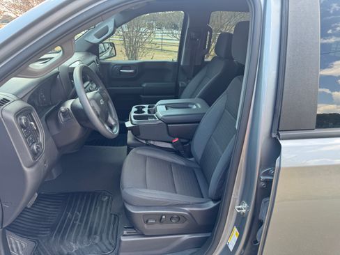 Used 2024 Chevrolet Silverado 1500 Custom Trail Boss w/ LPO, Dark Essentials Package AWD/4WD image 17