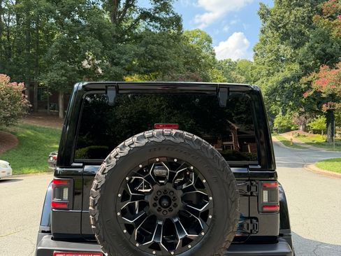 Used 2018 Jeep Wrangler Unlimited Rubicon AWD/4WD image 10