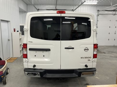 Used 2018 Nissan NV 3500 SL image 4
