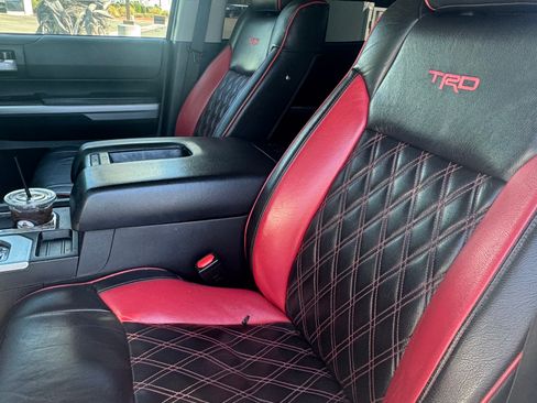 Used 2016 Toyota Tundra SR5 w/ SR5 Upgrade Package image 9