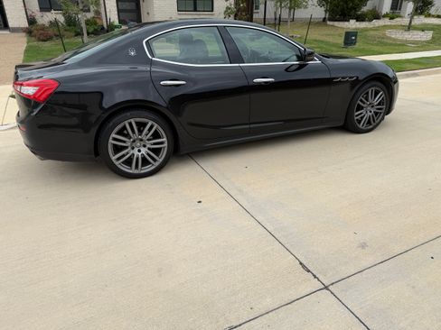 Used 2017 Maserati Ghibli w/ Luxury Package RWD image 4