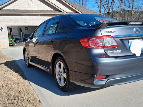 Used 2011 Toyota Corolla S image 2