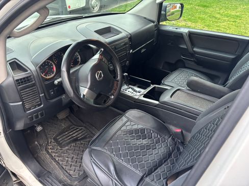 Used 2008 Nissan Titan SE image 10