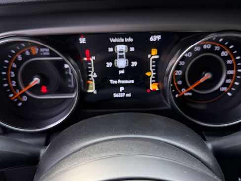 Used 2021 Jeep Gladiator Sport image 17