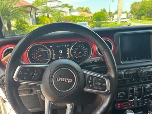 Used 2020 Jeep Gladiator Rubicon image 10