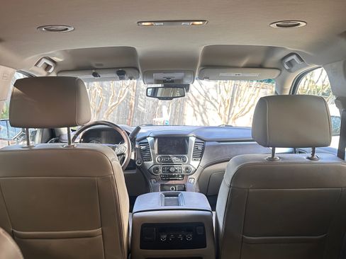 Used 2017 Chevrolet Suburban LT w/ Luxury Package image 12