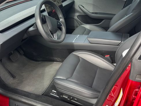 Used 2024 Tesla Model 3 Standard Range RWD image 2