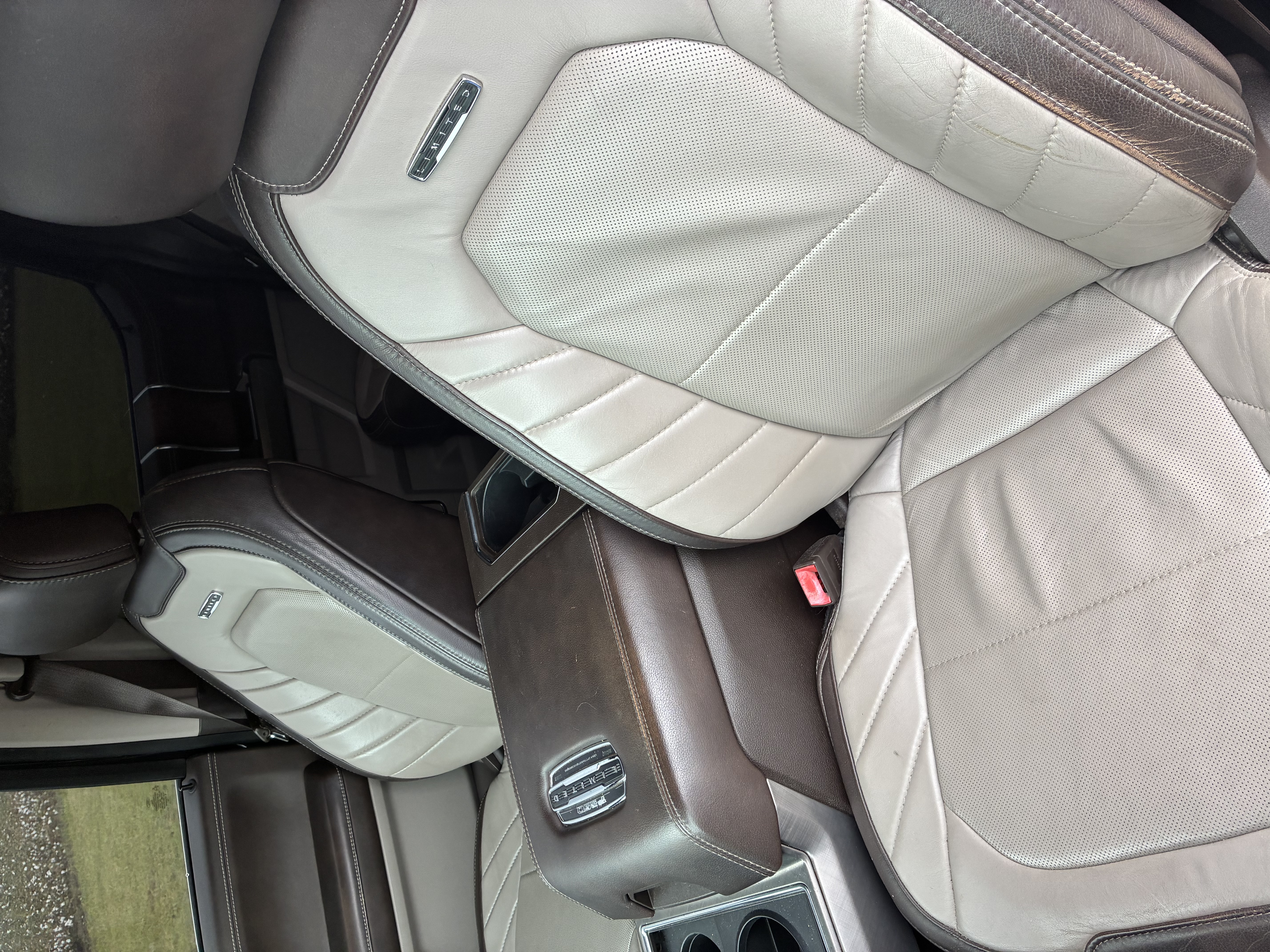 Used 2019 Ford F250 Limited w/ FX4 Off-Road Package AWD/4WD image 9