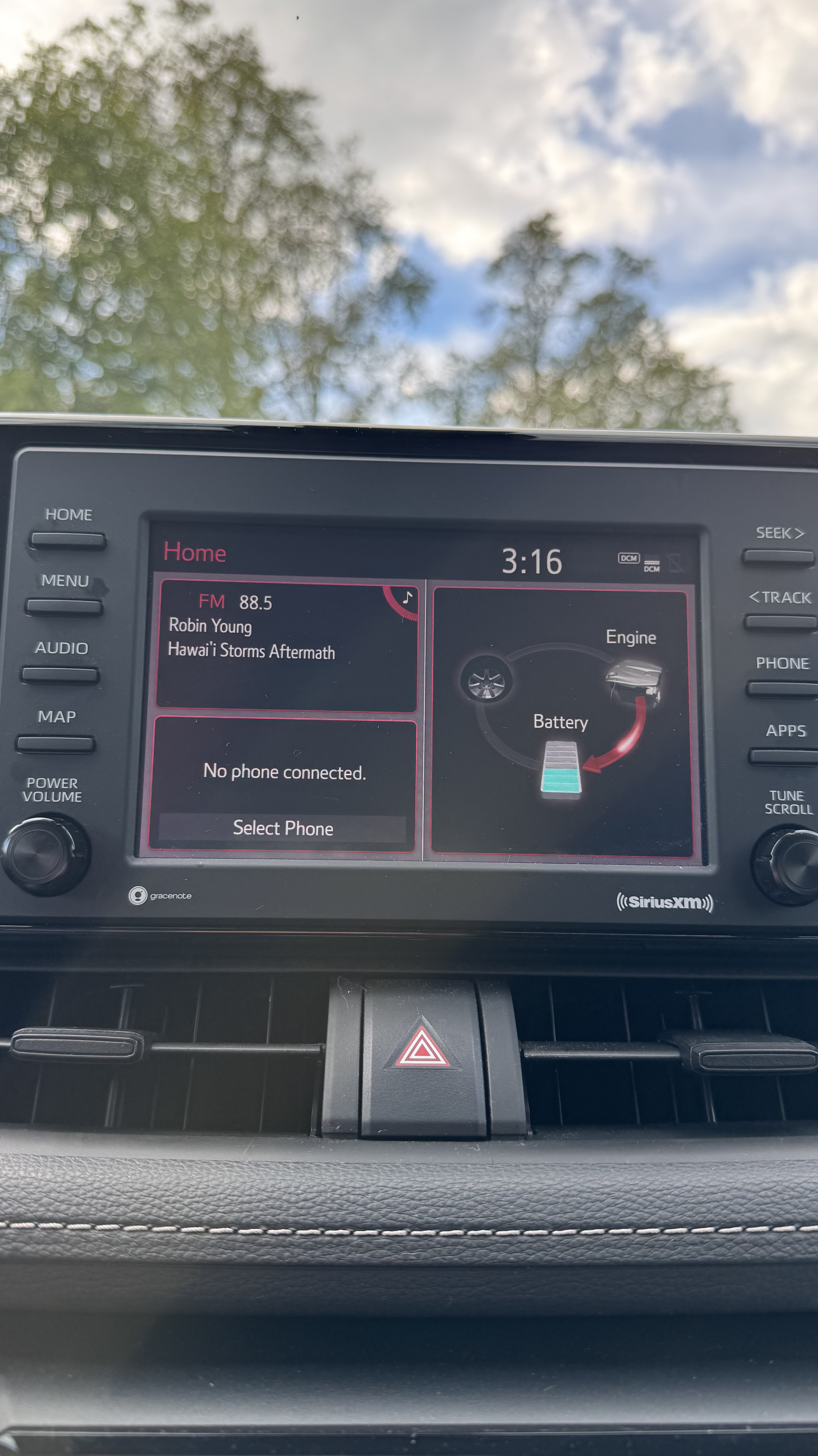 Used 2022 Toyota RAV4 XLE AWD/4WD image 17