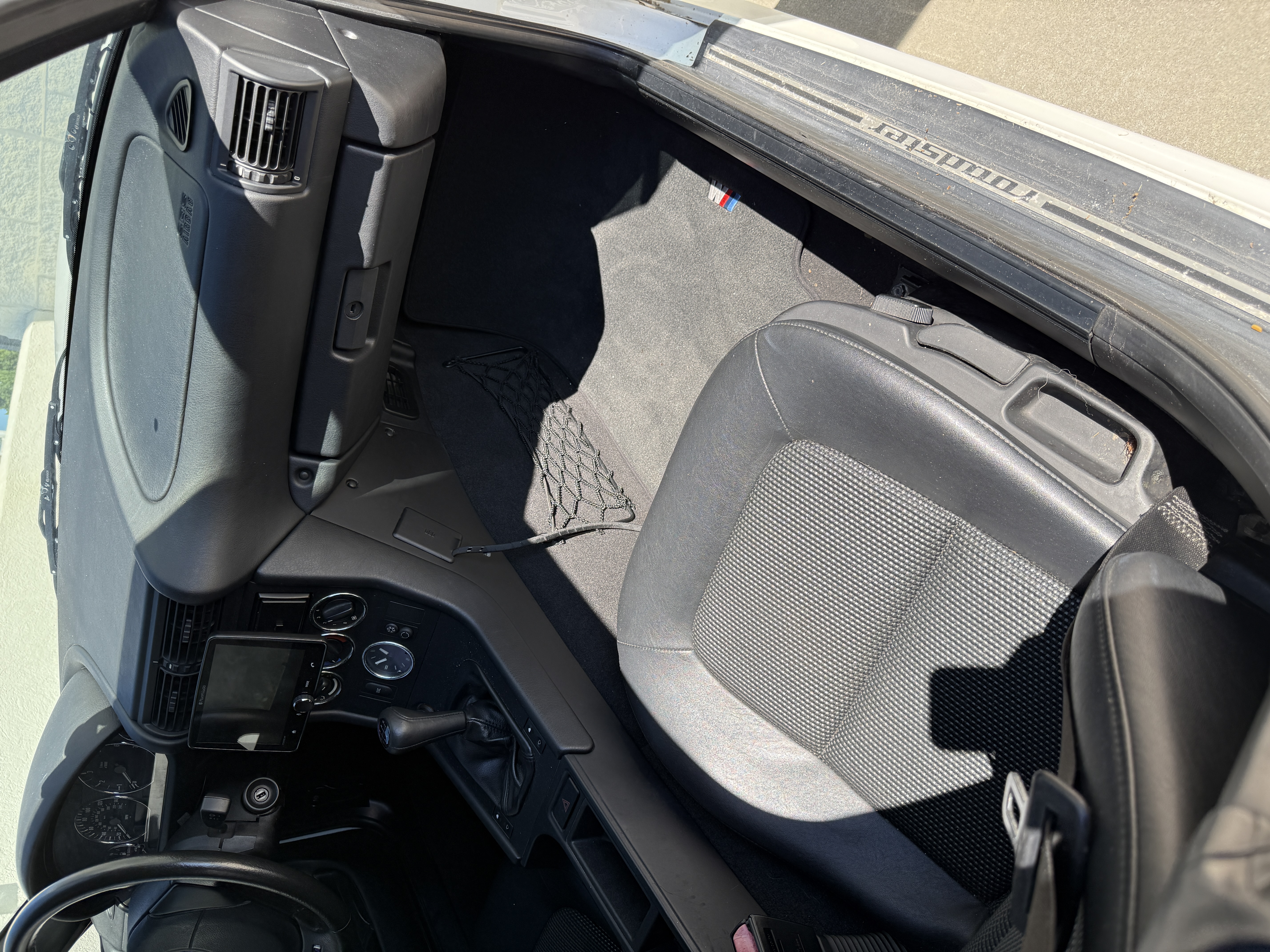 Used 2000 BMW Z3 2.5i RWD image 11