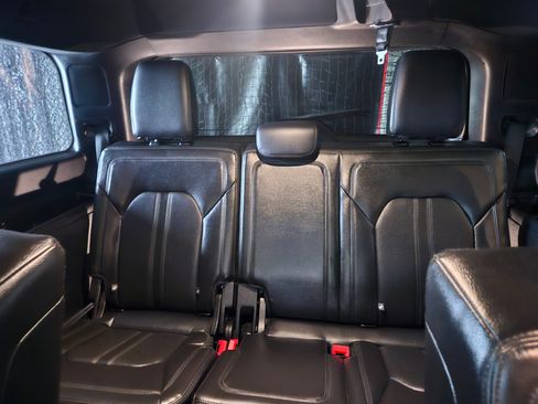 Used 2018 Ford Expedition Limited w/ Equipment Group 301A image 9