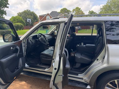 Used 2020 Nissan Armada SL w/ Premium Package AWD/4WD image 8