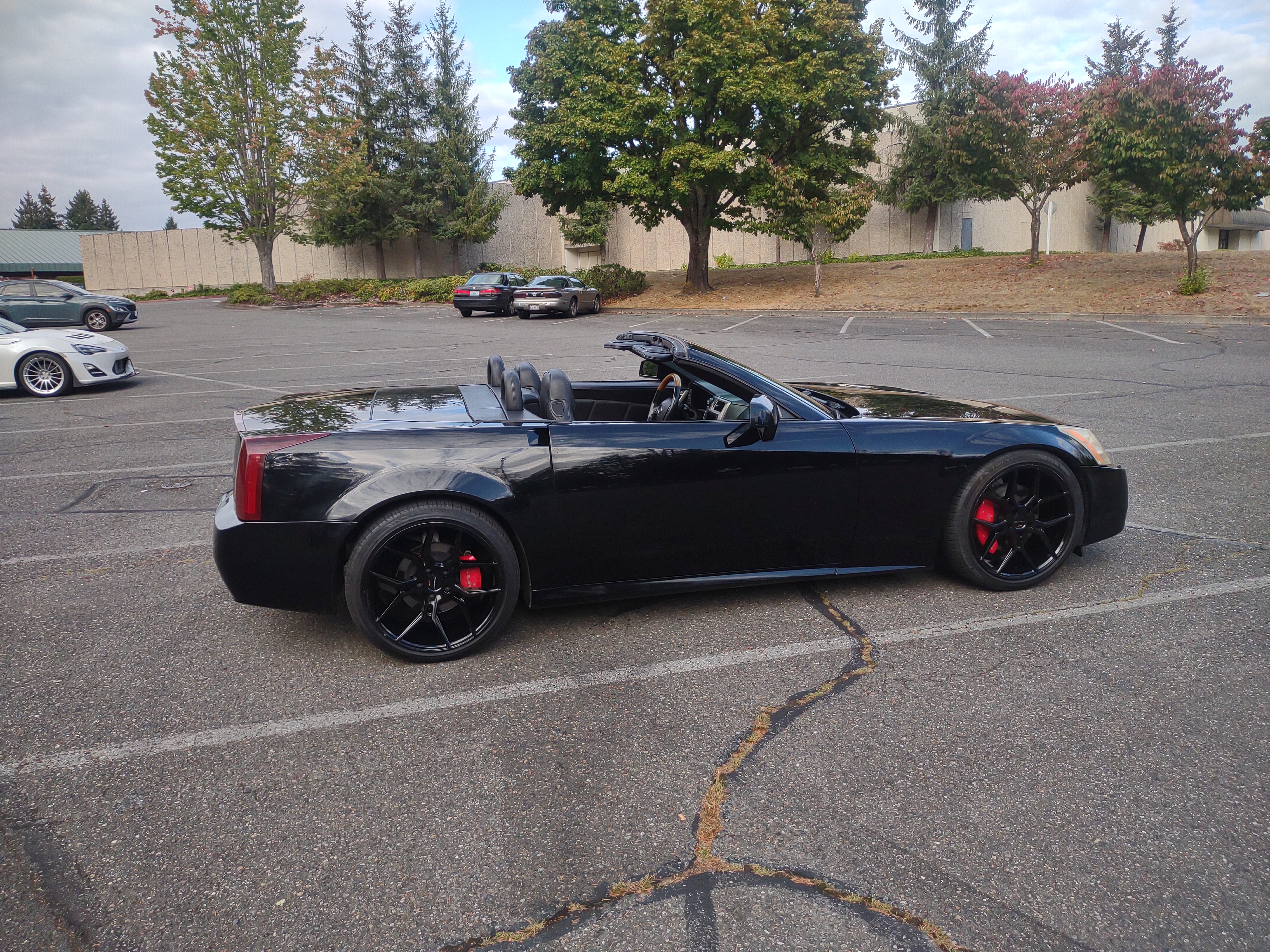 Used 2006 Cadillac XLR RWD image 5