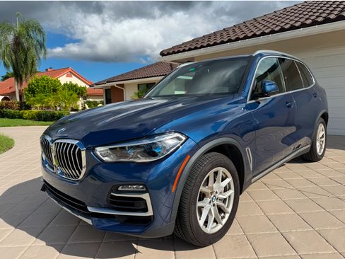 Used 2021 BMW X5 xDrive45e w/ Executive Package AWD/4WD image 11