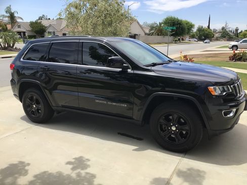 Used 2017 Jeep Grand Cherokee Laredo image 10