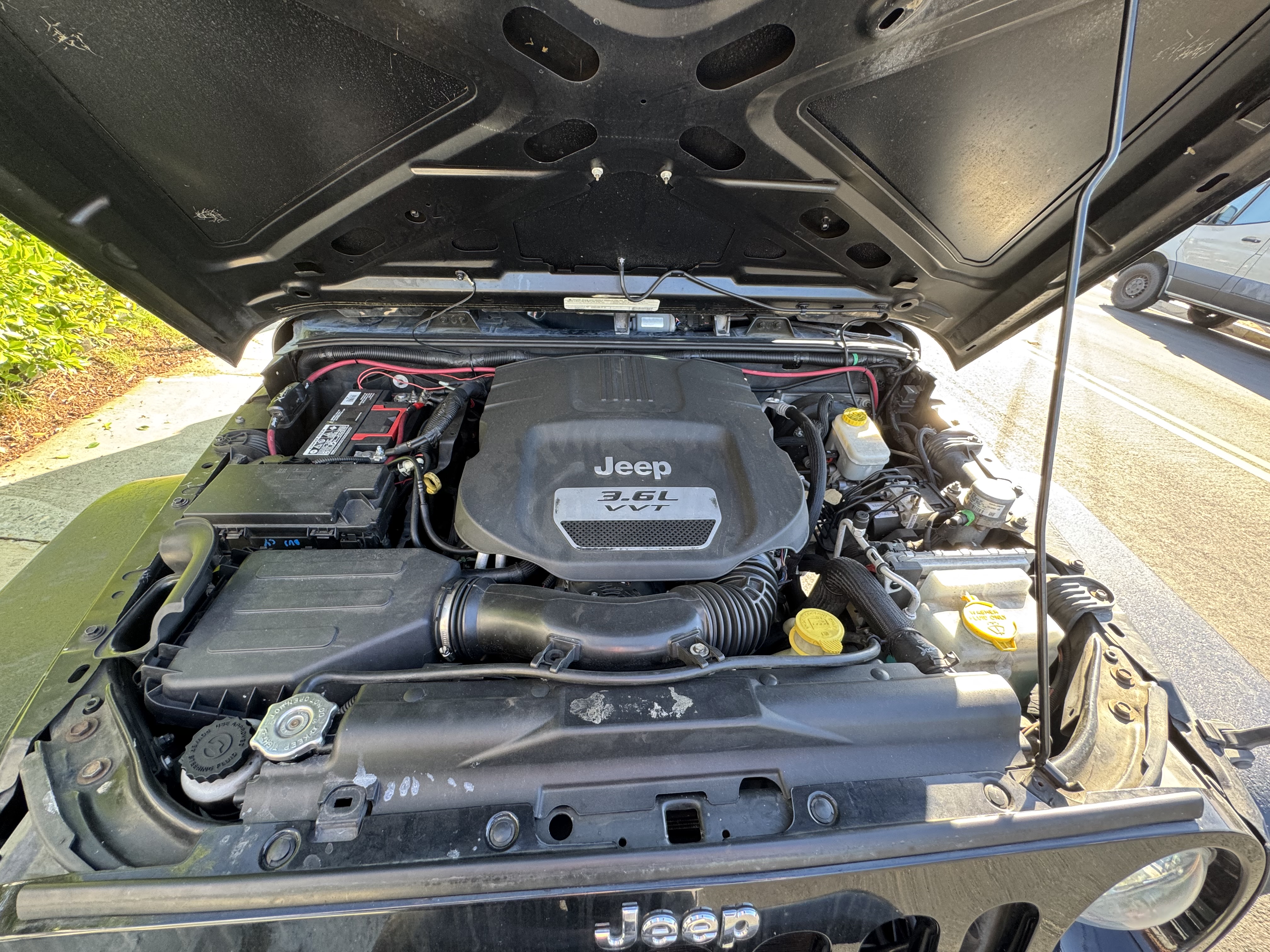 Used 2012 Jeep Wrangler Sport AWD/4WD image 13