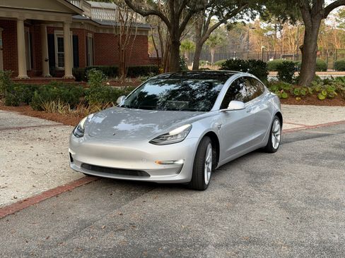 Used 2018 Tesla Model 3 Long Range image 9