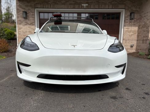 Used 2022 Tesla Model 3 Performance image 1