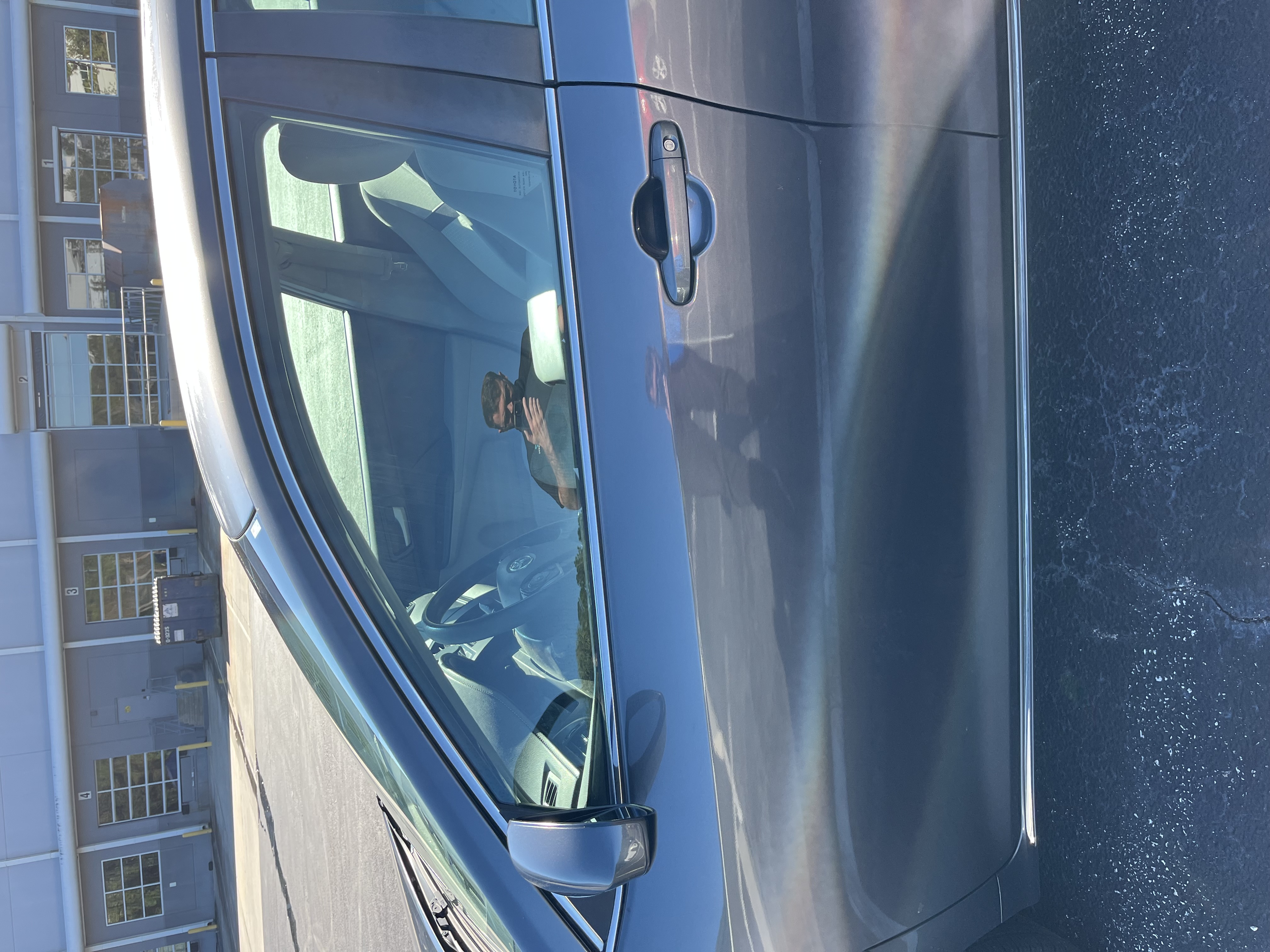 Used 2014 Toyota Camry LE FWD image 2