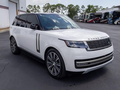Used 2024 Land Rover Range Rover Autobiography image 1