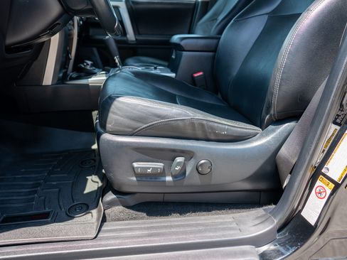 Used 2015 Toyota 4Runner Limited image 23