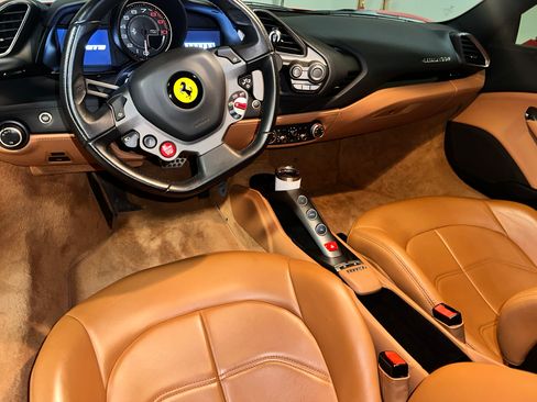 Used 2018 Ferrari 488 GTB image 10