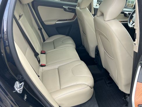Used 2017 Volvo XC60 T5 Inscription w/ Preferred Option Package image 9