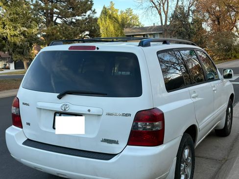 Used 2005 Toyota Highlander 2WD V6 w/ 3rd Row image 6