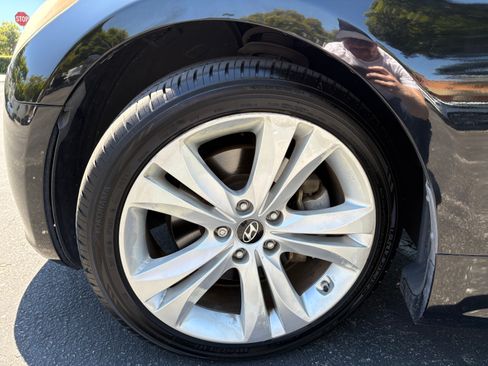 Used 2011 Hyundai Genesis 2.0T RWD image 23