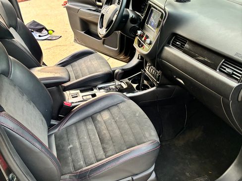 Used 2020 Mitsubishi Outlander LE FWD image 20