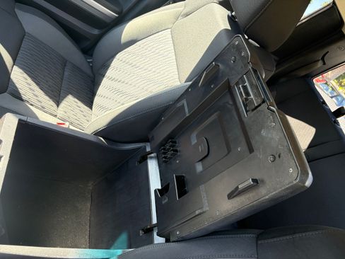 Used 2015 Toyota Tundra SR5 image 8