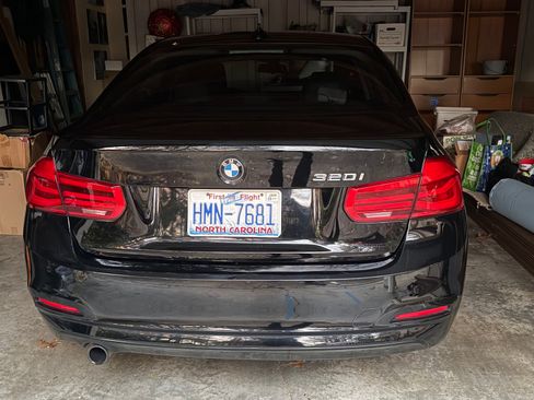 Used 2017 BMW 320i Sedan image 14